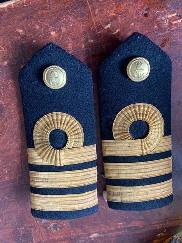 Pair royal navy commander - royal,