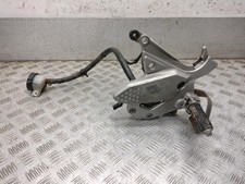 2007 KAWASAKI KLE 650 VERSYS KLE 650 A7F RIGHT FRONT PEG  HANGER