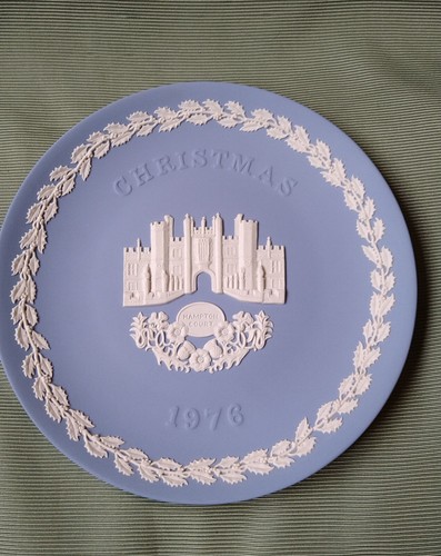 Wedgwood jasper ware - jasper, 1976-