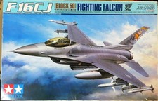 Tamiya F-16CJ Fighting Falcon B50 1/32 Scale USAF Jet Fighter Aircraft Model Kit