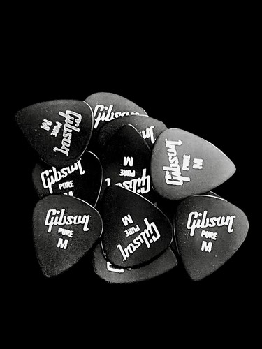Gibson medium pure picks 24x - pure,