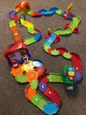 Toot Toot Drivers Track Bundle mixed sets, Interactive Sounds & Lights & 2 Cars