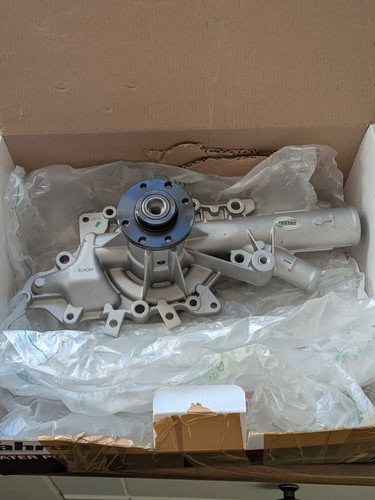 Water pump for mercedes - for,