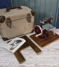? Vintage Essex Miniature Sewing Machine Mk1 in Original Case – Working Order