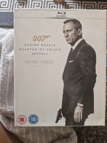 James bond 007 the daniel - james,