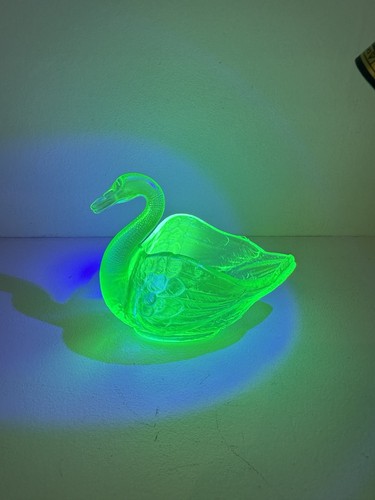 Iridescent carnival glass - iridescent,