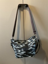 KIPLING HANDBAG WITH THREE INTERCHANGEABLE SHOULDER STRAPS NEW 3,DAY DISPATCH.