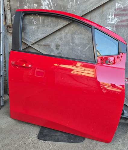 2016 toyota yaris mk3 front - toyota,