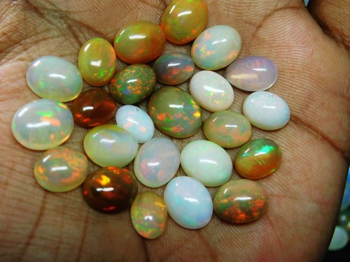 Ethiopian opal 100 - ct, 100%
