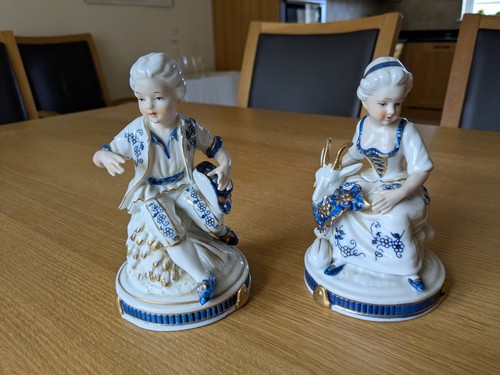 Ivo porcelain figures - x,