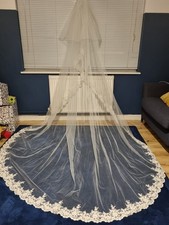 Richard Designs two-tier Ivory