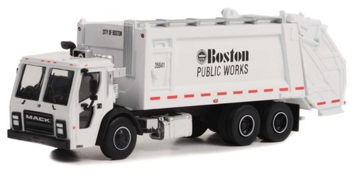 Mack rear loader - lr, refuse