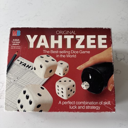 Yahtzee 1982 board game dice - game,