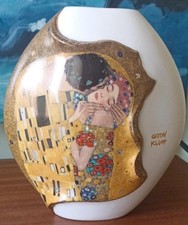 Gustav Klimt "The Kiss" Vase -