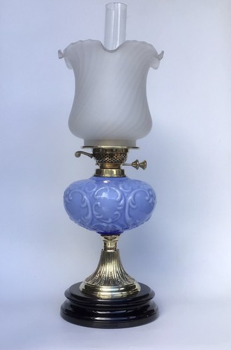 Antique oil lamp veritas - oil,