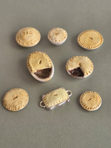 Dolls house miniature 12 - dolls, 1:12