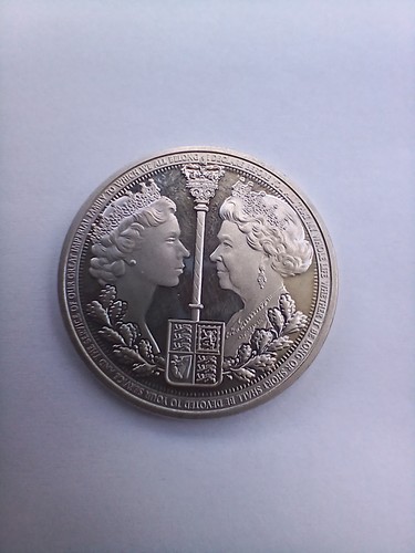 Gibraltar half crown 2022 - half,