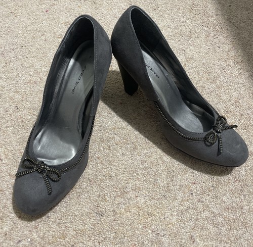Size grey heels round - size,