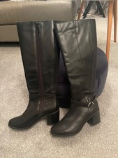 Women’s M & S knee high