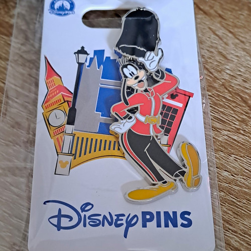 Disney goofy london guard - goofy,