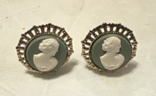 Vintage green cameo clip