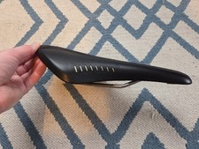 Fizik Arione R3 Regular Kium Black Saddle