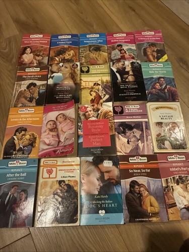 Mills boon vintage - &,