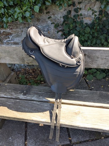 Barefoot cheyenne saddle size - cheyenne, (size