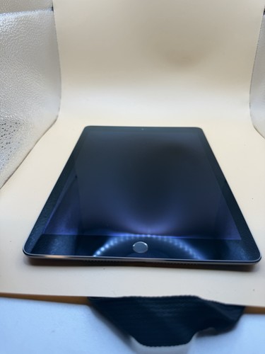 Very good condition apple ipad - very,