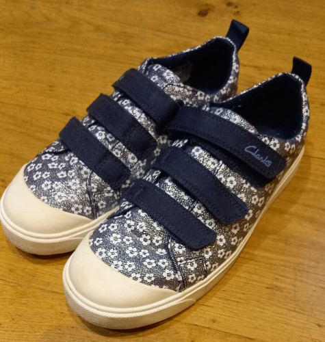 Used clarks doodles shoes - used,
