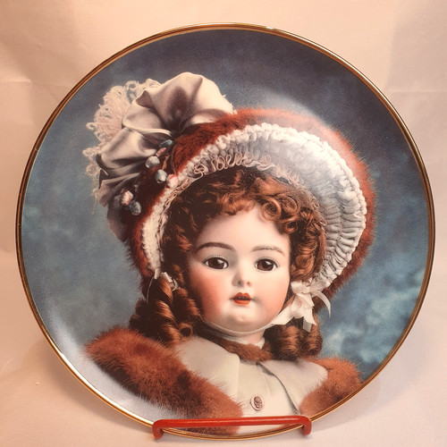 Porcelain plate portrait of - "portrait,