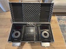 Pioneer CDJ 900 Including DJM700 Mixer & Flight Case Excellent Condition