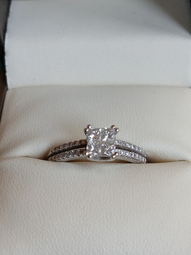 Goldsmiths white gold - 18, ct