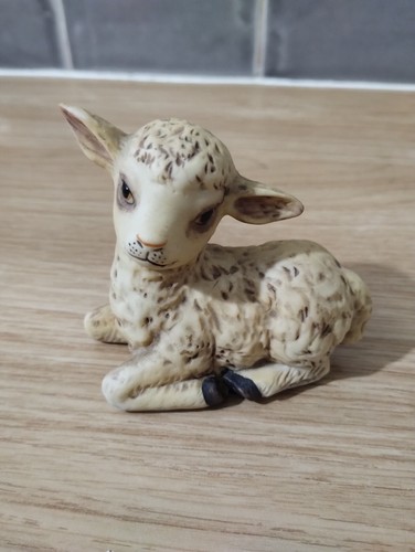 Beautiful vintage ceramic lamb - beautiful,