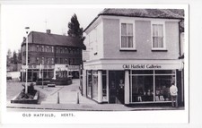 Old Hatfield - Hertfordshire - RP Postcard