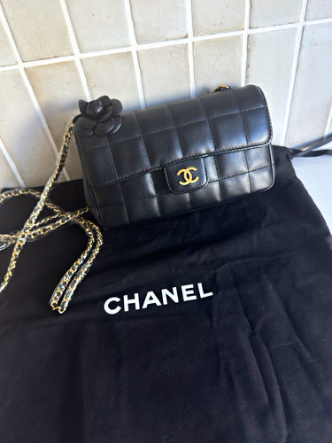 Chanel black quilted - chanel,