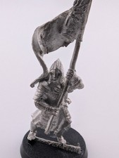 Warrior of Minas Tirith Standard Bearer Metal OOP 2003 LOTR MESBG Games Workshop