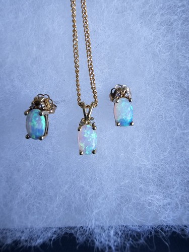 10ct opal pendant with - 10ct,