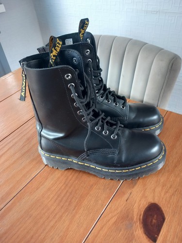 Martens boots size - dr,