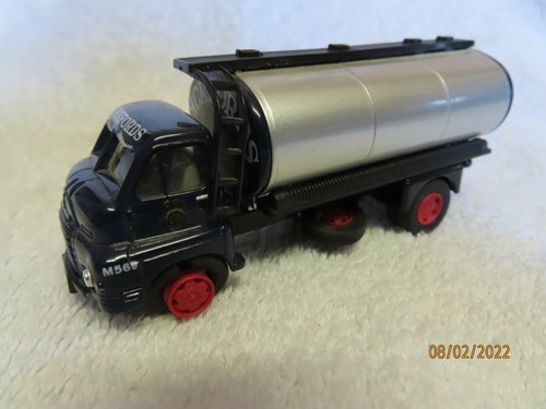 Vanguards bedford tanker - vanguards,