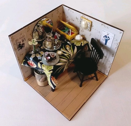 Miniature artisan dolls house - artisan,
