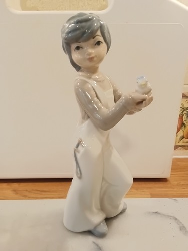 Casades porcelain girl - casades,