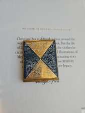 Stratton Vintage Mirror Powder