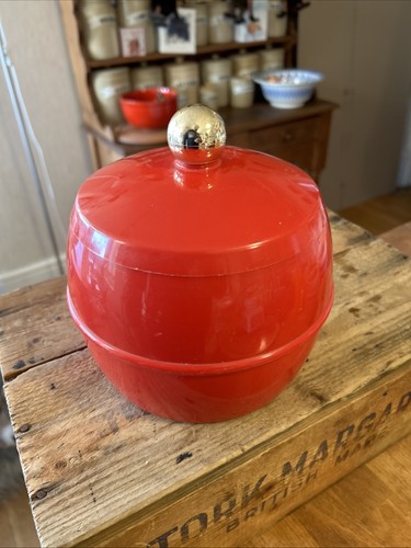Vintage bright red plastic - red,
