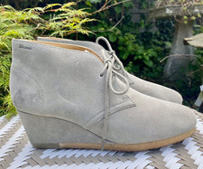 CLARKS Originals wedge ankle boot, Yarra desert  UK 6 1/2, perfect suede boot.