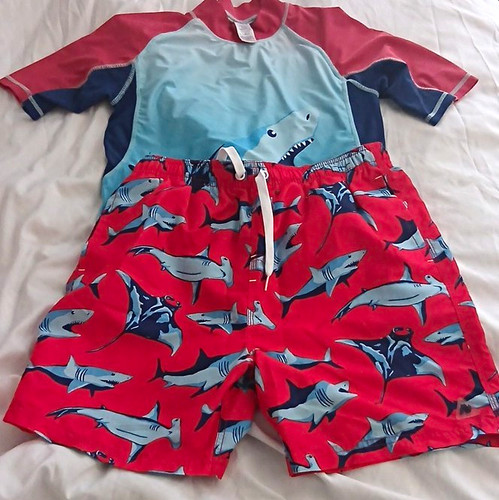 Next boys 2pc shark - 2pc,