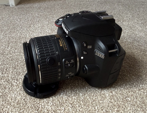 Nikon d3300 50mm - 18-50mm, compact