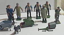 Britains Garden 12 figures