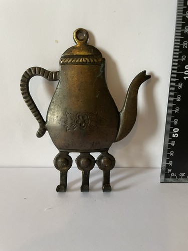 Vintage brass key - vintage, holder
