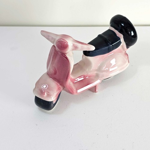 Pink ceramic vespa model - -,